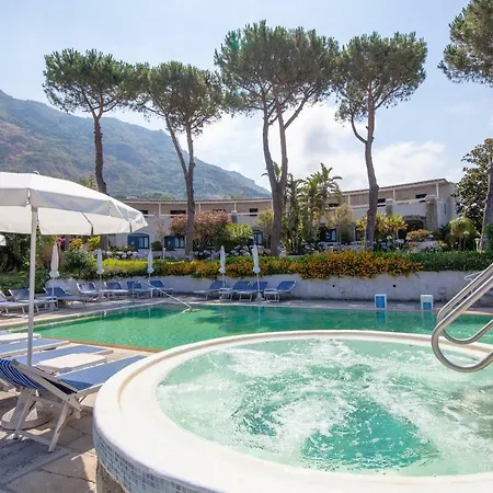 Paradiso Garden & Charme With Warm Thermalpools And Bed & Breakfast
